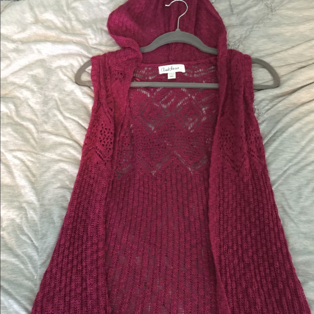 Long Sleeveless Sweater With Hood